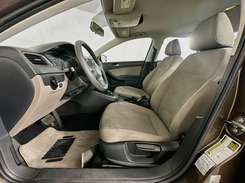 Used 2011 Volkswagen Jetta Sedan FWD image 13