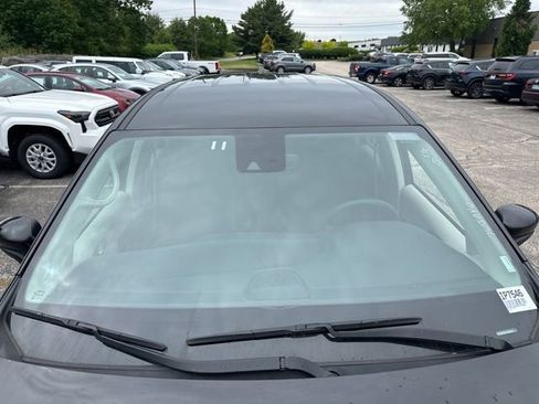 Used 2023 Chrysler Voyager LX FWD image 8