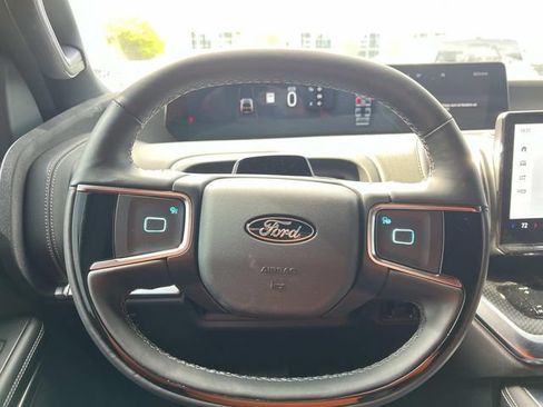 Certified 2025 Ford Expedition Max Platinum w/ Stealth Performance Package AWD/4WD image 10