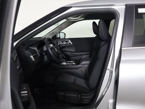 New 2026 Mitsubishi Outlander ES image 28