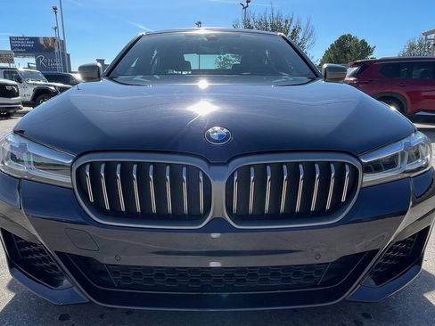 Used 2022 BMW M550i xDrive M550i xDrive image 9