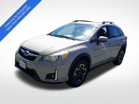 Used 2017 Subaru Crosstrek 2.0i Premium AWD/4WD image 3