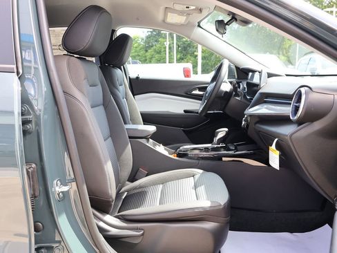 New 2026 Chevrolet Trax LT w/ LT Convenience Package FWD image 31