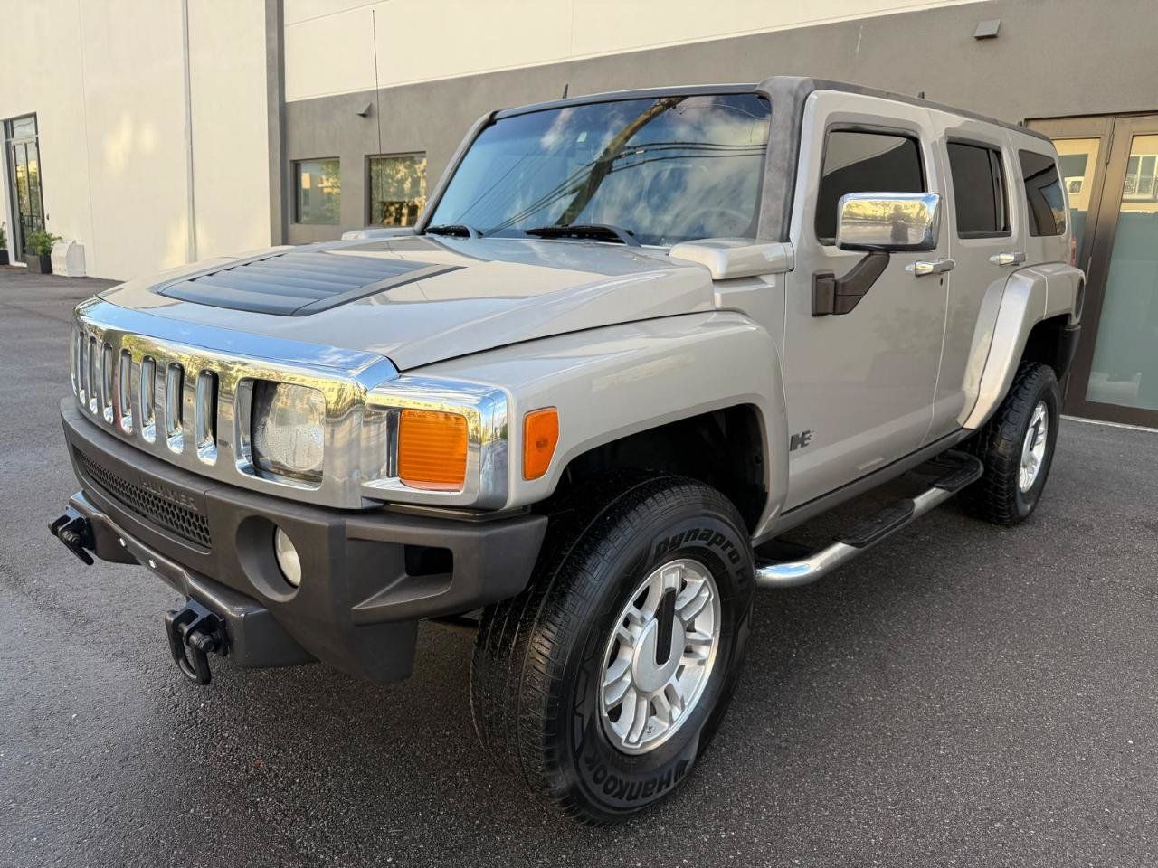Used 2006 HUMMER H3 w/ Chrome Appearance Package AWD/4WD image 3