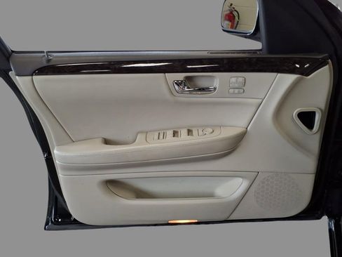 Used 2008 Cadillac DTS w/ Sun And Sound Package FWD image 11