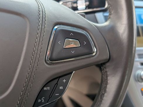 Used 2017 Lincoln MKZ Select image 24