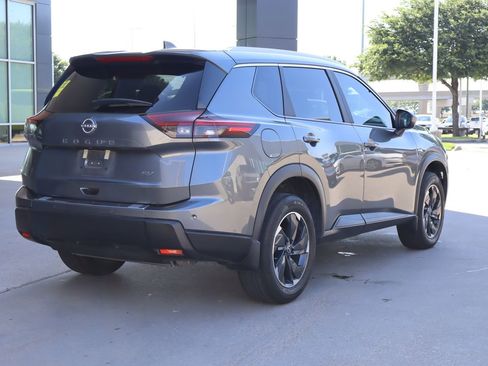 Used 2024 Nissan Rogue SV w/ SV Premium Package FWD image 3