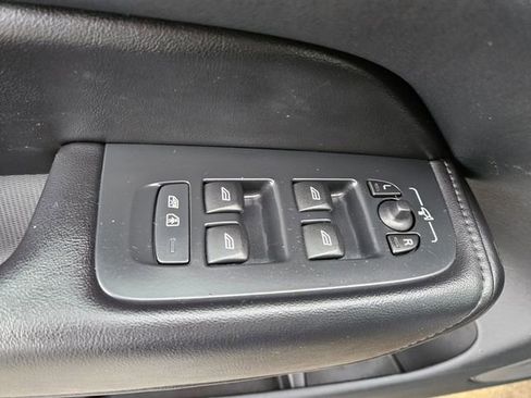 Used 2023 Volvo XC60 B5 Plus w/ Climate Package image 17