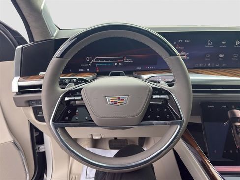 Used 2025 Cadillac Escalade Sport Platinum w/ LPO, ONYX Package image 10