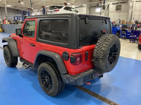 Used 2018 Jeep Wrangler Rubicon AWD/4WD image 5