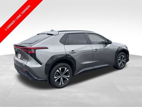 Used 2024 Toyota bZ4X XLE w/ Weather Package image 5