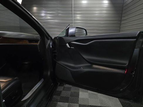 Used 2019 Tesla Model S Long Range image 32