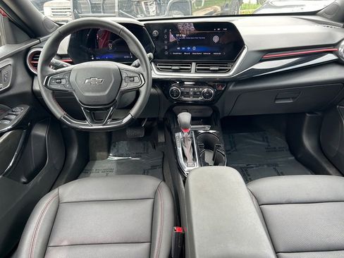 Used 2026 Chevrolet Trax RS w/ Sunroof Package FWD image 18