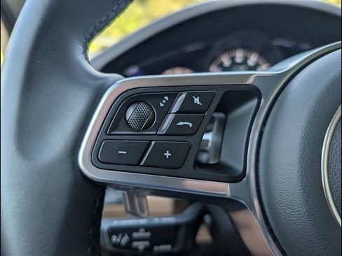 Used 2021 Porsche Cayenne AWD/4WD image 14