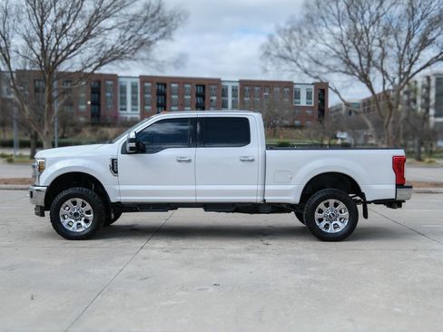 Used 2018 Ford F250 Lariat w/ Chrome Package image 10