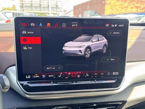 Certified 2025 Volkswagen ID.4 Pro AWD/4WD image 23