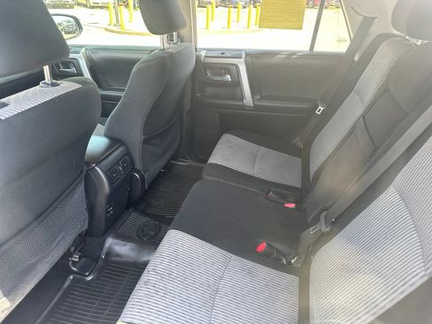 Used 2019 Toyota 4Runner SR5 AWD/4WD image 18