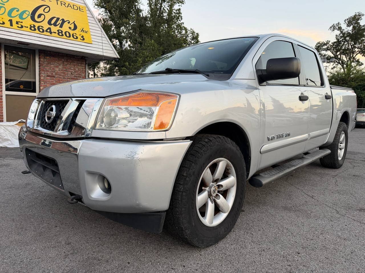 Used 2013 Nissan Titan SV AWD/4WD image 3