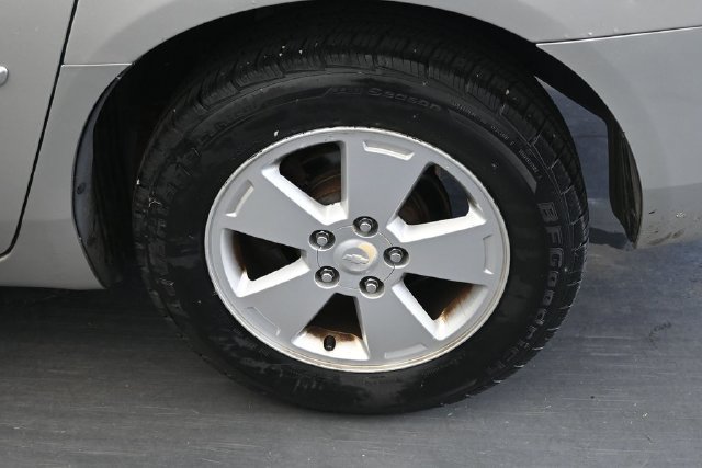 Used 2008 Chevrolet Impala LT FWD image 12