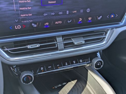 Used 2026 Chevrolet Equinox EV LT image 18