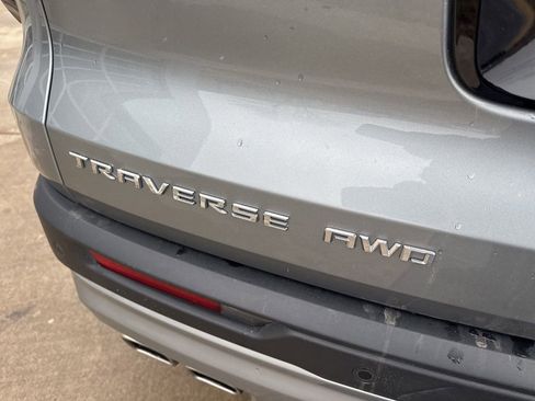 Certified 2025 Chevrolet Traverse LT w/ Sun and Wheel Package image 13