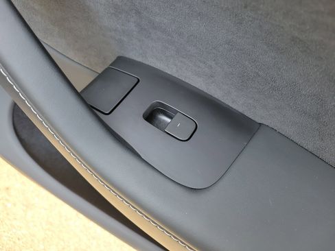 Used 2023 Tesla Model Y Long Range image 11