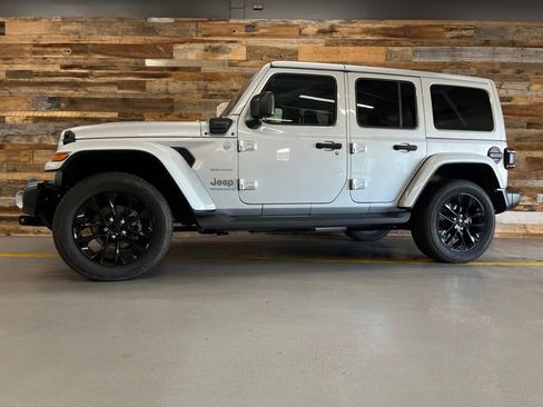 Used 2023 Jeep Wrangler Unlimited Sahara w/ Cold Weather Group AWD/4WD image 23
