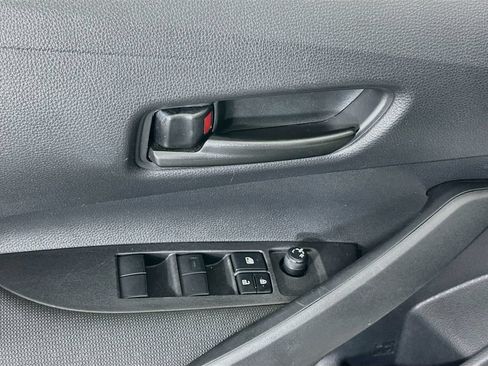 Used 2025 Toyota Corolla LE FWD image 18