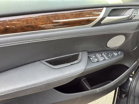 Used 2017 BMW X3 xDrive28i image 12