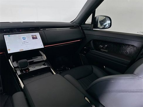 Used 2024 Land Rover Range Rover Sport Dynamic SE image 23