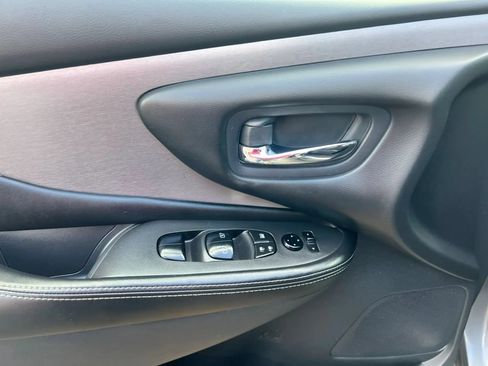 Used 2023 Nissan Murano S AWD/4WD image 13