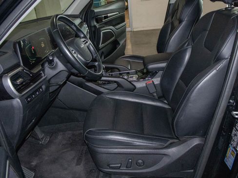 Used 2025 Kia Telluride S AWD/4WD image 7