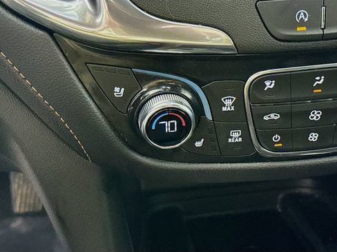Used 2022 Chevrolet Equinox Premier AWD/4WD image 19