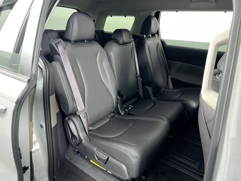 New 2026 Kia Carnival EX FWD image 28
