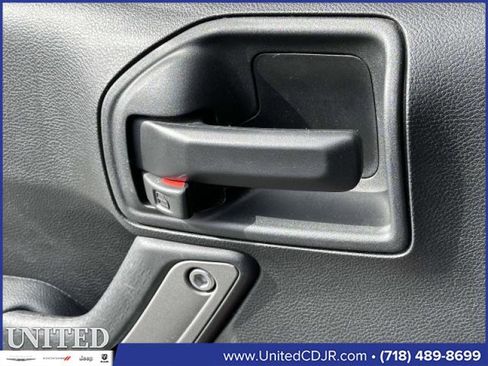 Used 2018 Jeep Wrangler Unlimited Sport S image 21