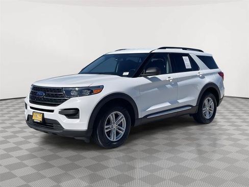 Certified 2021 Ford Explorer XLT w/ Class III Trailer Tow Package AWD/4WD image 1