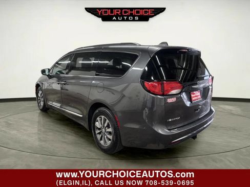 Used 2019 Chrysler Pacifica Touring-L Plus w/ Advanced Safetytec Group image 3