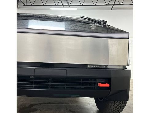 Used 2024 Tesla Cybertruck AWD Crew Cab image 5