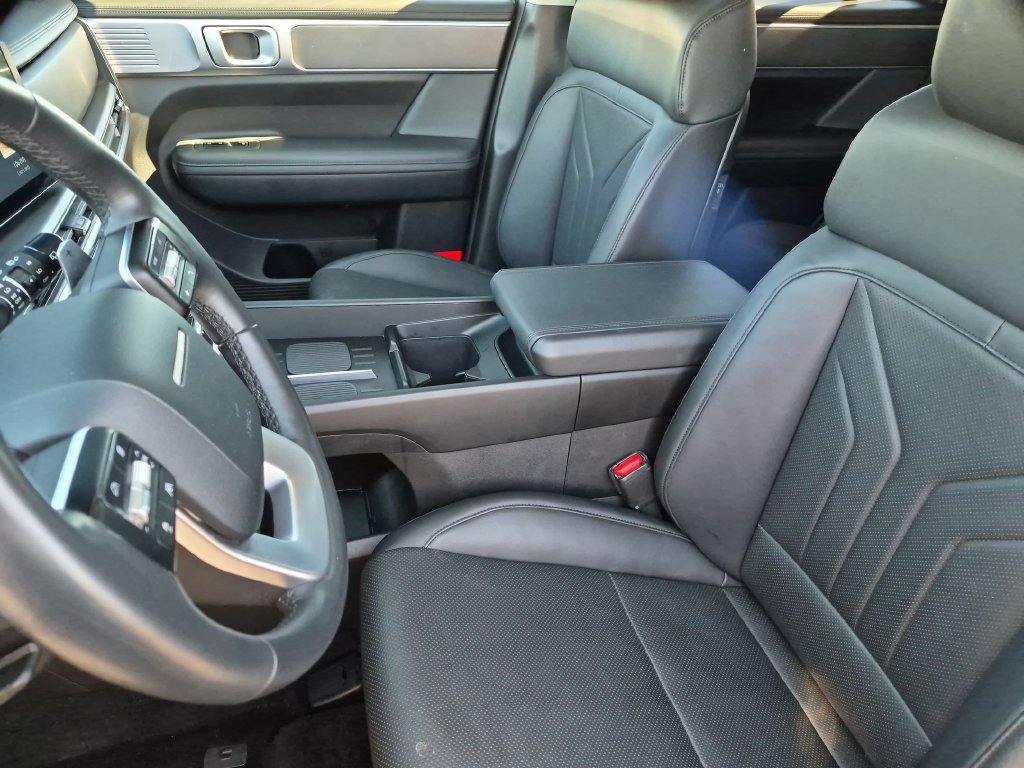 Used 2025 Hyundai Santa Fe SEL AWD/4WD image 25
