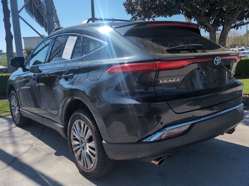 Used 2021 Toyota Venza XLE w/ Softex Package image 8