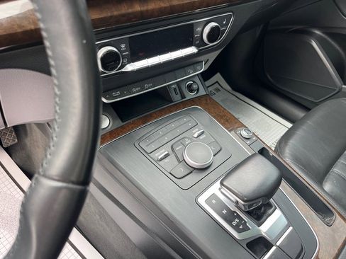 Used 2019 Audi Q5 2.0T Premium w/ Convenience Package image 10