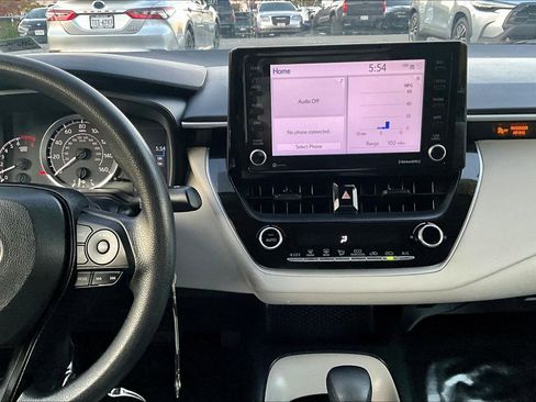 Used 2022 Toyota Corolla LE image 6