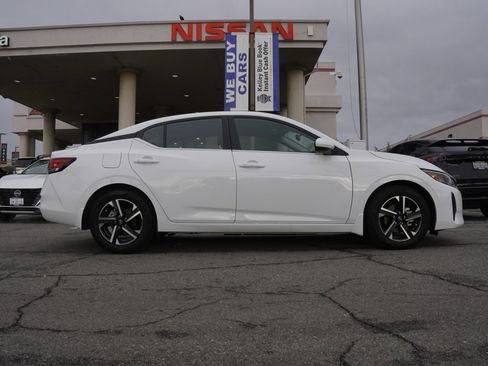 Certified 2024 Nissan Sentra SV image 3