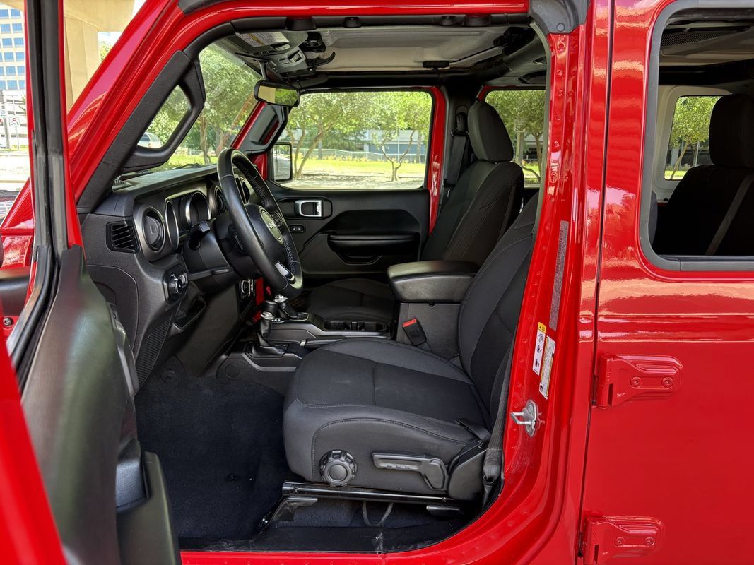 Used 2018 Jeep Wrangler Unlimited Sport S AWD/4WD image 19