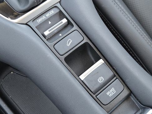 Used 2025 Honda HR-V EX-L image 33