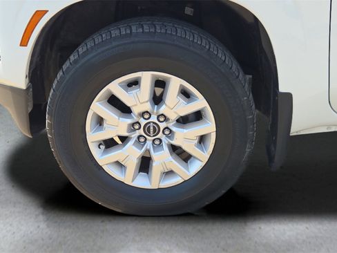 Used 2022 Nissan Frontier SV image 19