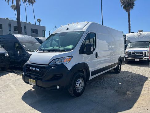 Used 2025 RAM ProMaster 2500 w/ Convenience Group FWD image 1