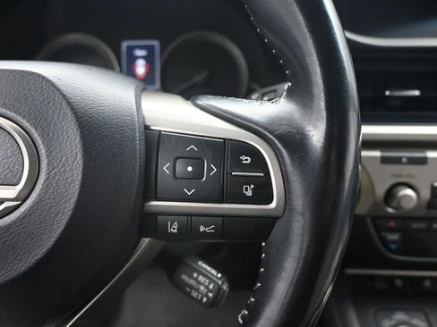 Used 2017 Lexus ES 300h image 12