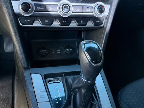 Used 2020 Hyundai Elantra SE w/ Cargo Package (C1) image 13