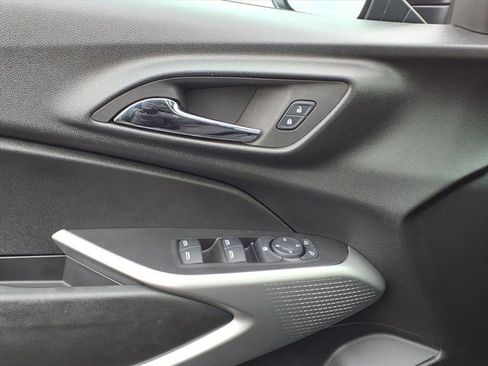 Used 2024 Chevrolet Trax RS w/ Sunroof Package image 23